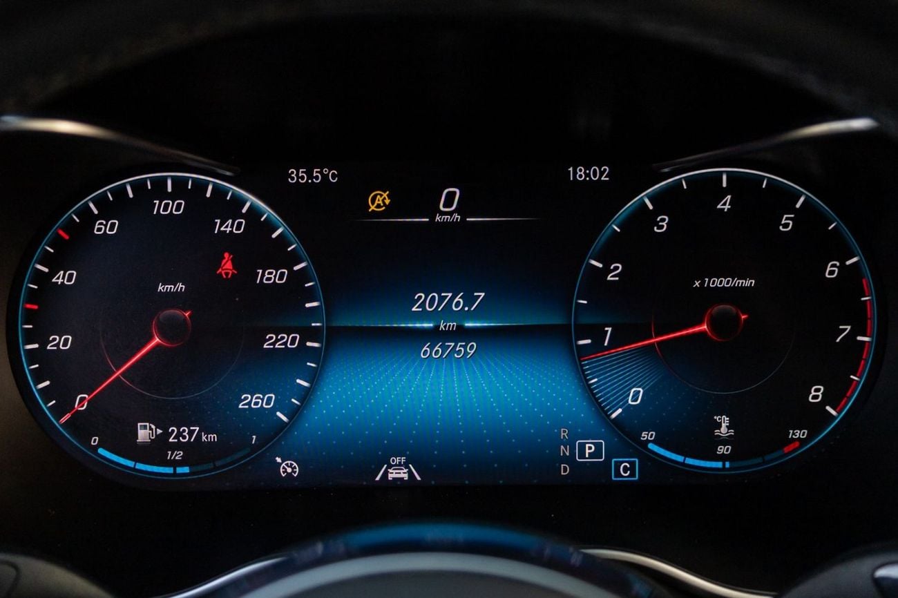Mercedes Benz GLC200 4MATIC HIGH Mercedes-Benz GLC200 4MATIC 2020 GCC | Warranty