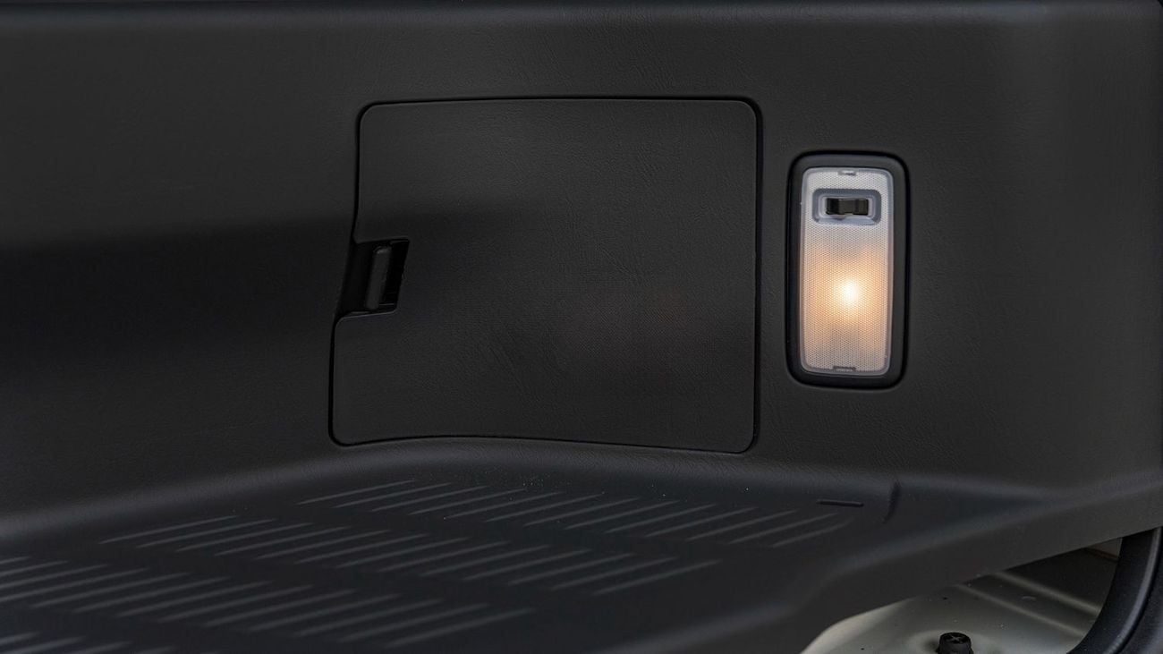 Toyota Hiace TOYOTA HIACE HR 2.7P MT 16 SEATER  - WHITE