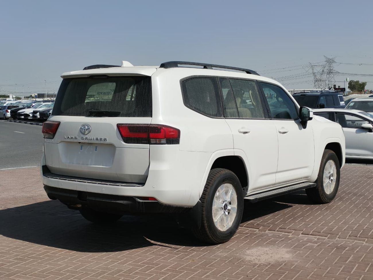 تويوتا لاند كروزر 2025 Toyota Land Cruiser LC300 GXR Basic-Option with Sunroof 4.0L V6 Petrol A/T 4WD Export Only