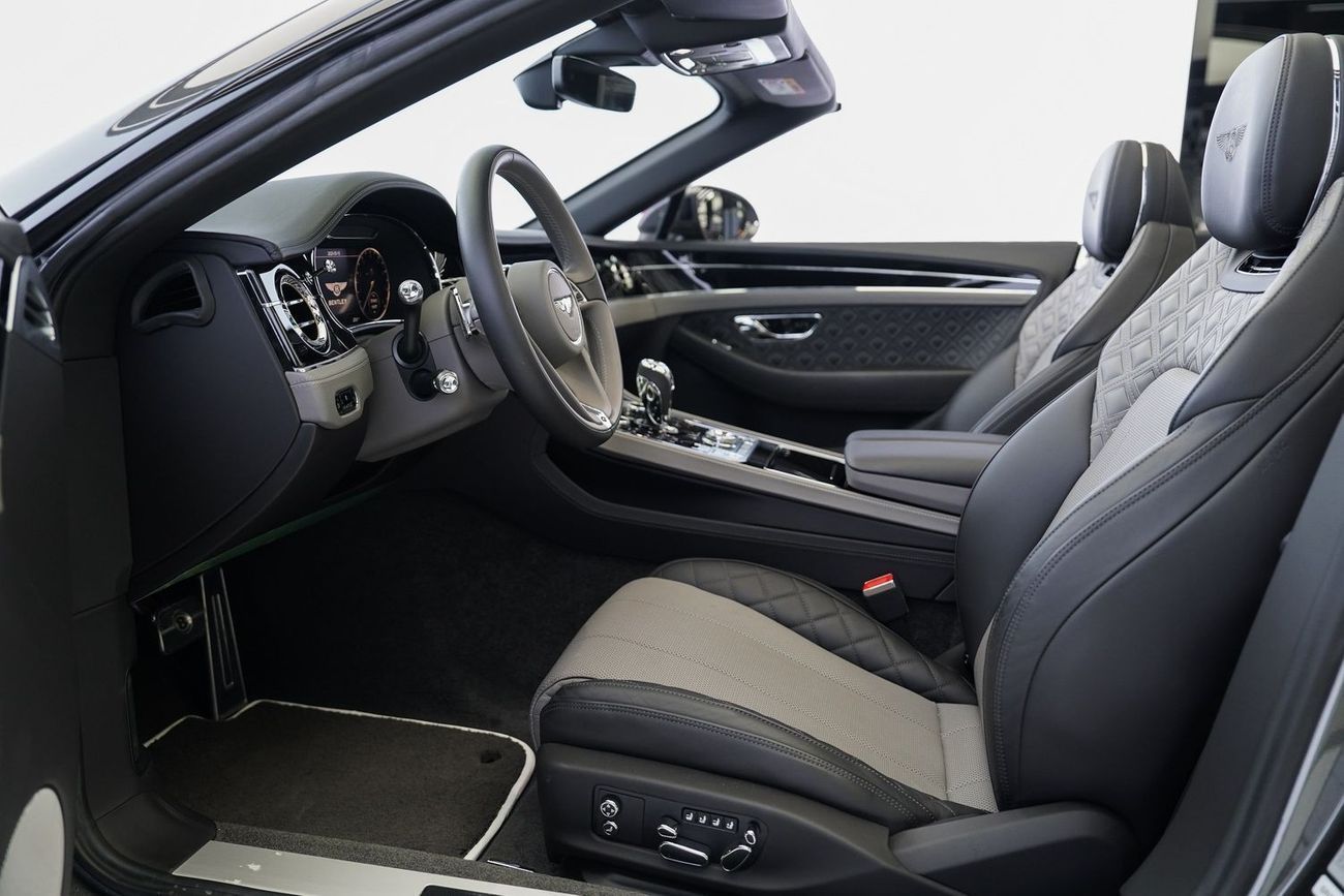 بنتلي كونتيننتال جي تي سي Bentley GTC W12