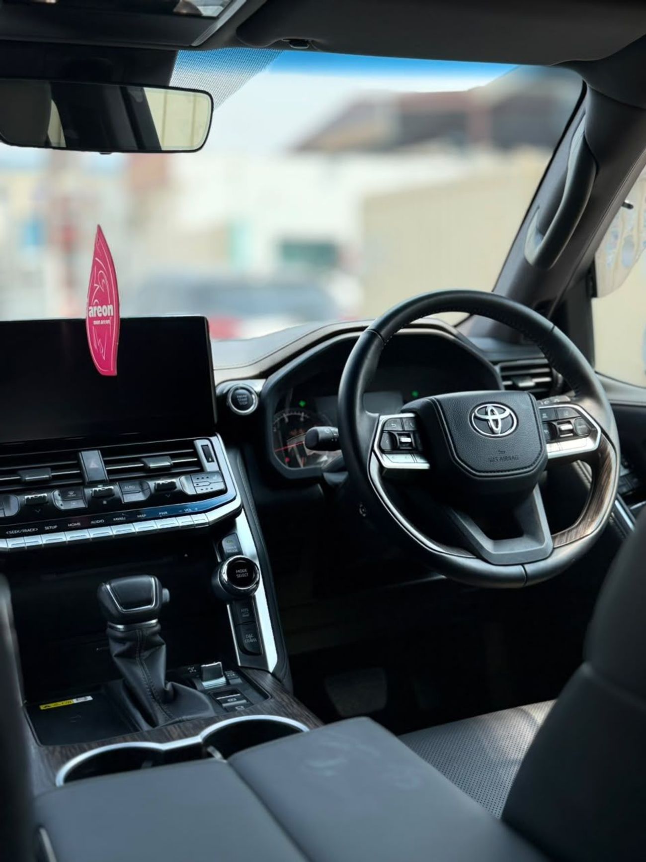 تويوتا لاند كروزر VXR