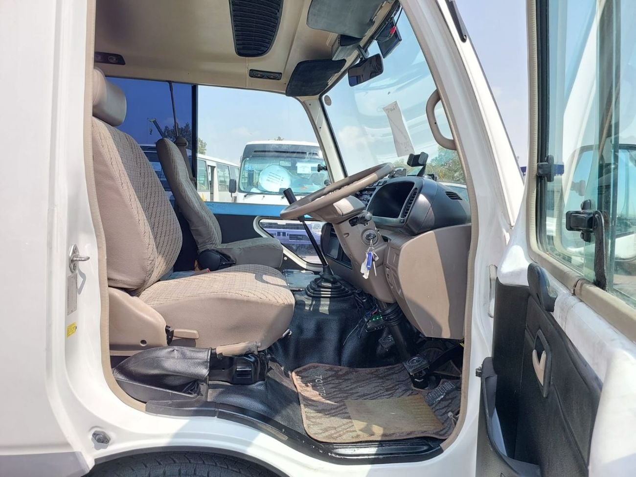 تويوتا كوستر (RAMADAN OFFER) TOYOTA COASTER BUS RHD 1998 MODEL 3.4 L DIESEL MANUAL(PM01254)