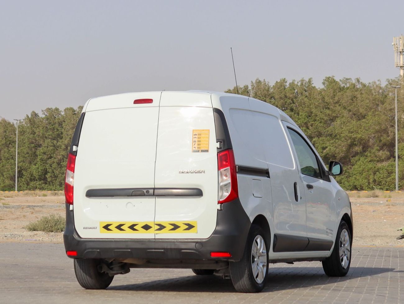 رينو دوكر Renault Dokker  2022 1.6L GCC accident free in excellent condition 478 P.M