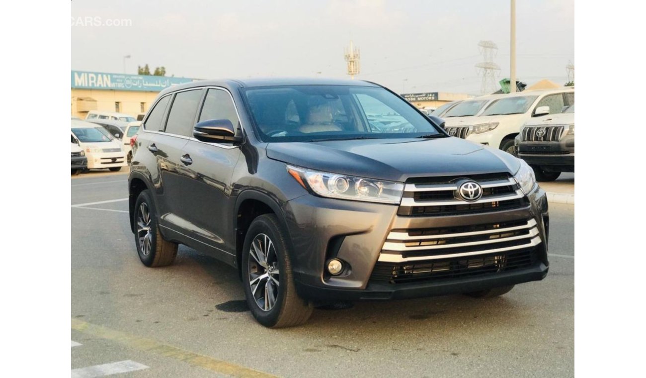 تويوتا كلوجير Toyota kluger petrol Engine Grey Color Model 2019  car very clean and good condition full waranty as