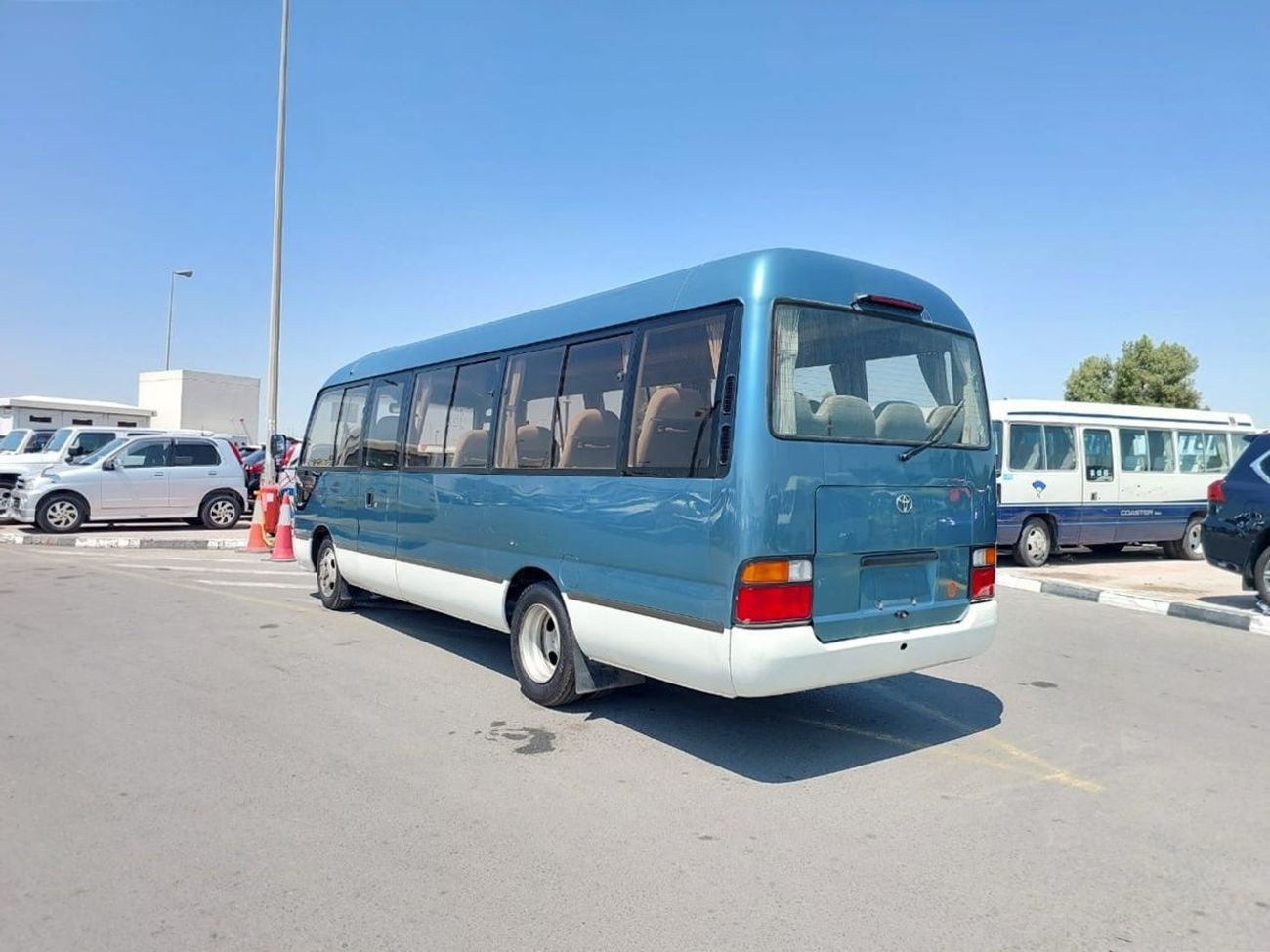 Toyota Coaster TOYOTA COASTER BUS RHD 1998 MODEL 4.2 L DIESEL AUTOMATIC(PM05001)