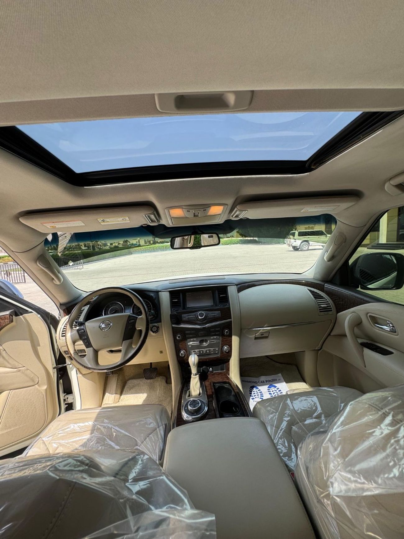 نيسان باترول Nissan patrol 2010 V8 big engine Gcc Full options