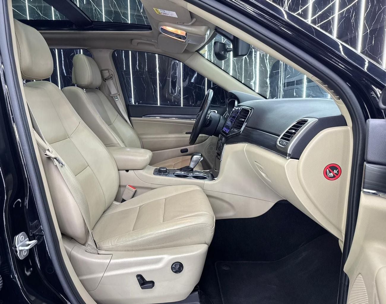 جيب جراند شيروكي Jeep Grand Cherokee | 4x4 Limited | Low mileage | Gcc