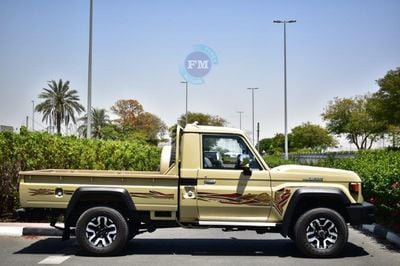 Toyota Land Cruiser Pick Up 79 SDLX V6 4.0L Petrol 4WD Automatic