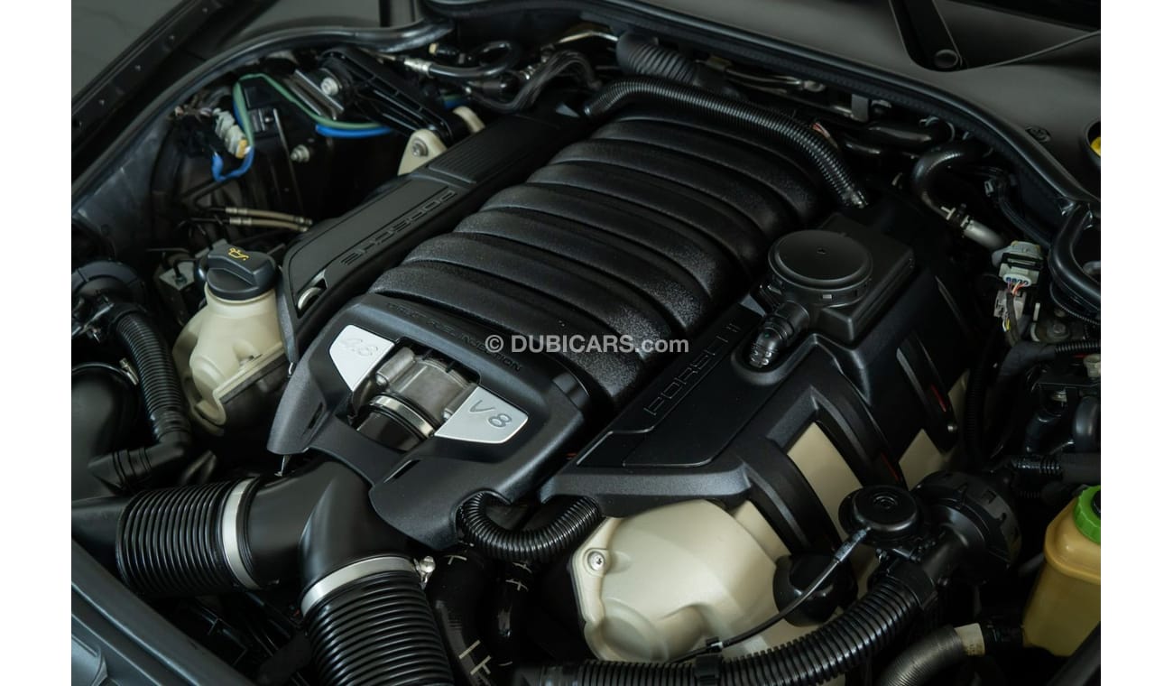 Porsche Panamera 2014 Porsche Panamera GTS / High Option / Sport Chrono Package & Sports Exhaust