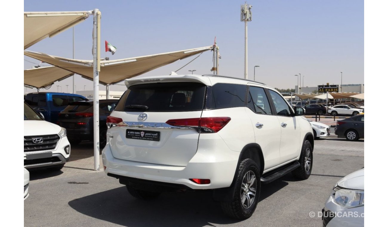 Toyota Fortuner ACCIDENTS FREE - GCC - ORIGINAL PAINT - EXR - PERFECT CONDITION INSIDE OUT