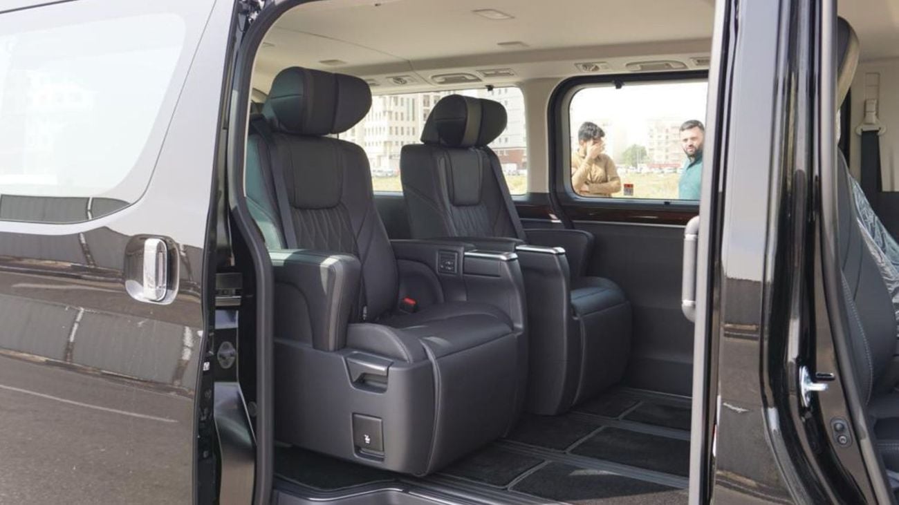 Toyota Granvia 3.5L V6, 24-valve DOHC with Dual VVT-i. 6 Seats . 5 Doors