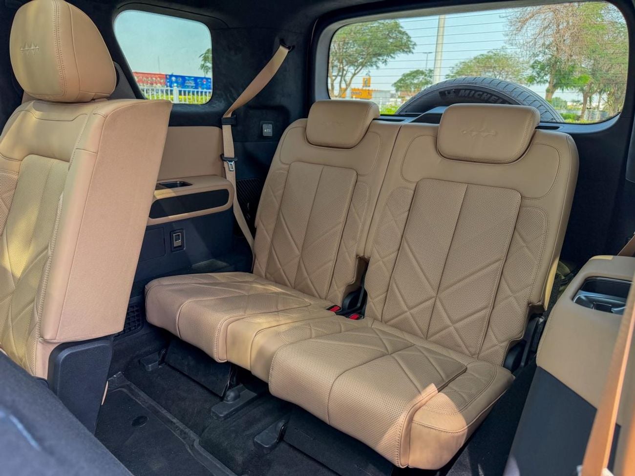 BYD Leopard 8 Smart and Brave Flagship Edition (7 Seats) 2024 BYD Leopard 8 Flagship | 2.0L Hybrid (Plug-In) | 939