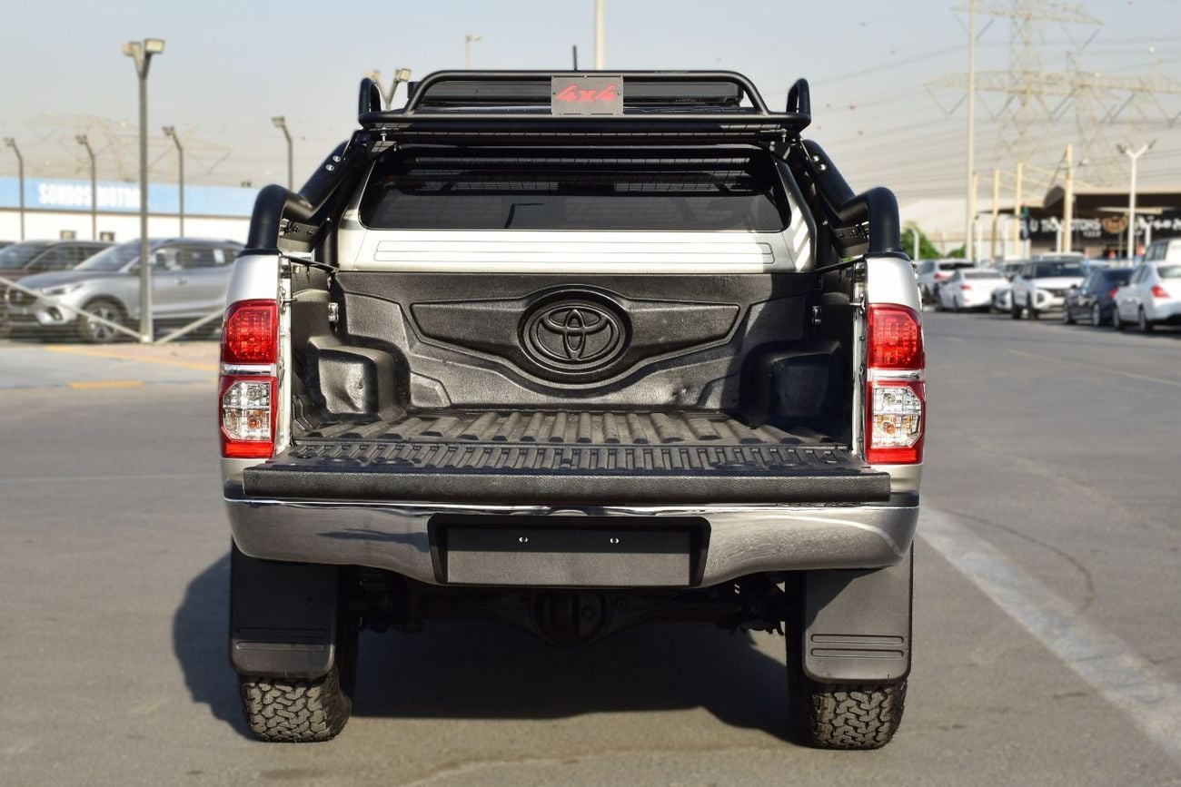 تويوتا هيلوكس DLX 4X4 Diesel 3.0L (Right Hand)