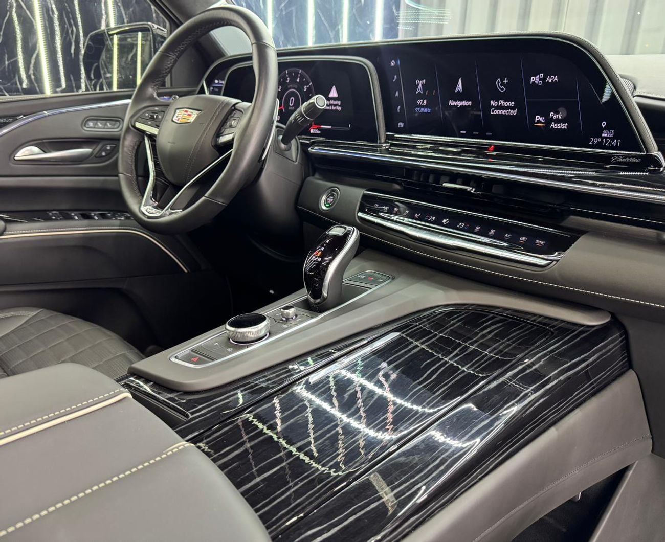 كاديلاك إسكالاد V SERIES
