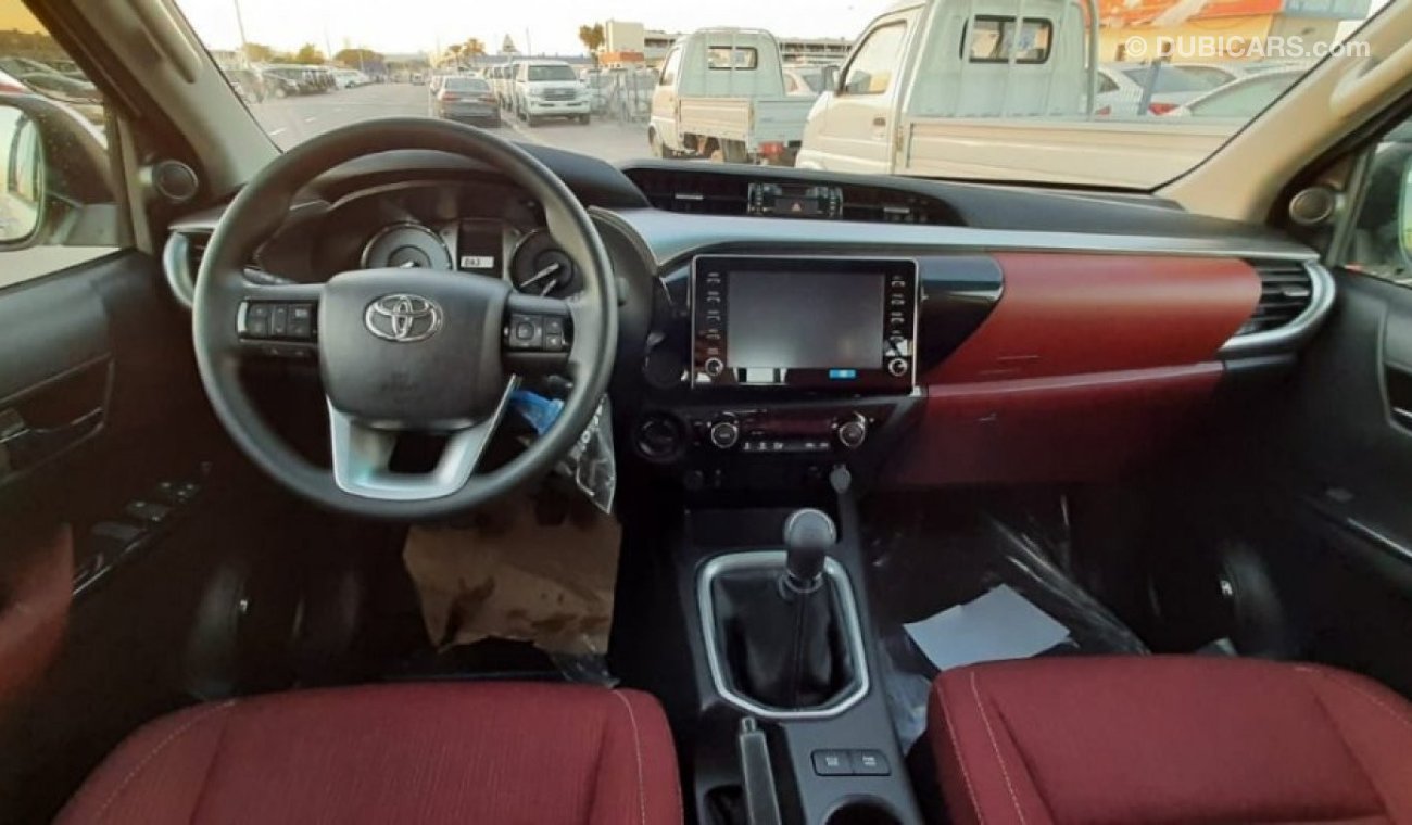 Toyota Hilux SR5 2.4L Diesel 4x4 Double Cab M/T - Rear camera - Full options