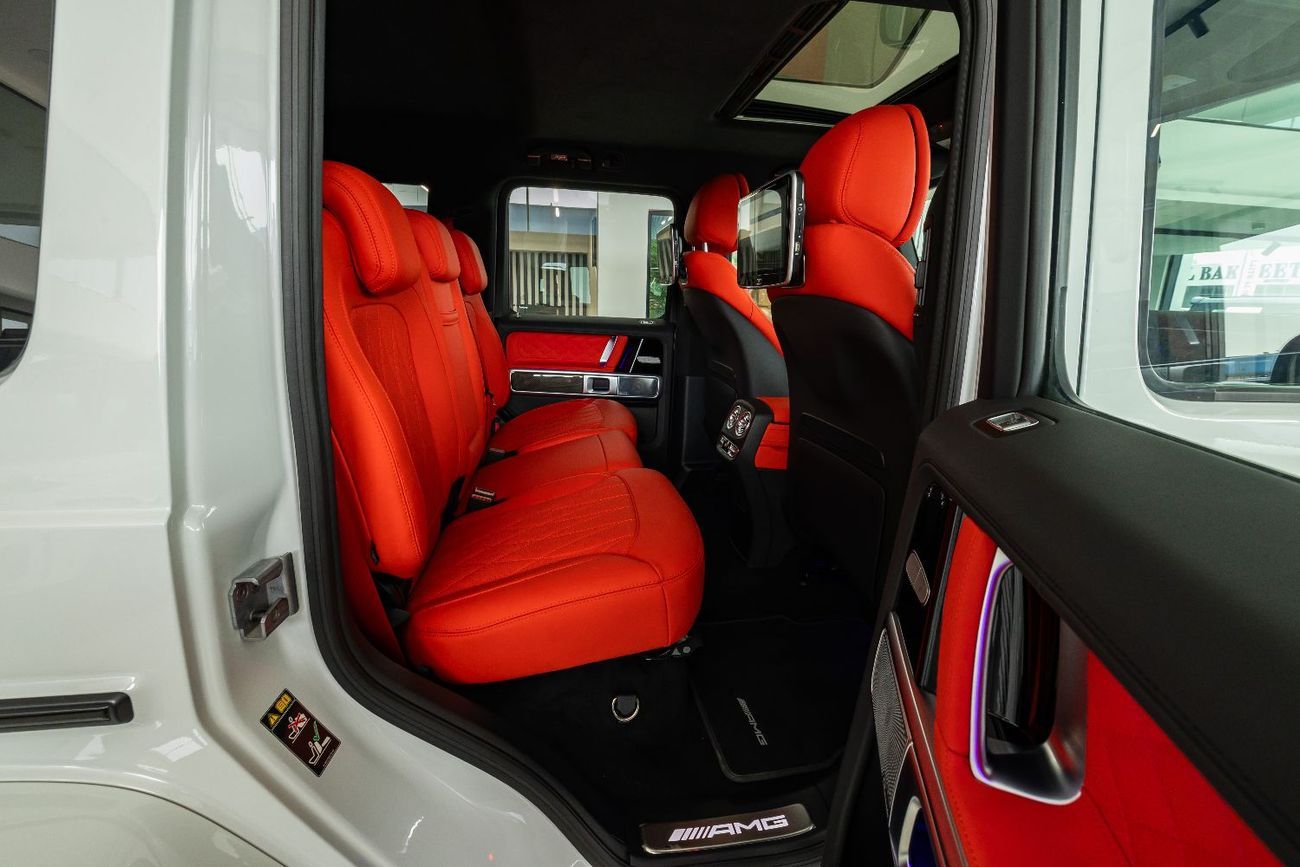 مرسيدس بنز G 63 AMG Mercedes G63-Carbon Fiber-Fully Loaded-Rear Entertainment Screens 2024-2 Years Gargash Auto Warranty