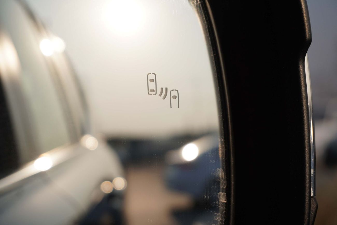 تويوتا لاند كروزر TOYOTA -LAND CRUISER HV VXR 3.5 A/T FULL GCC