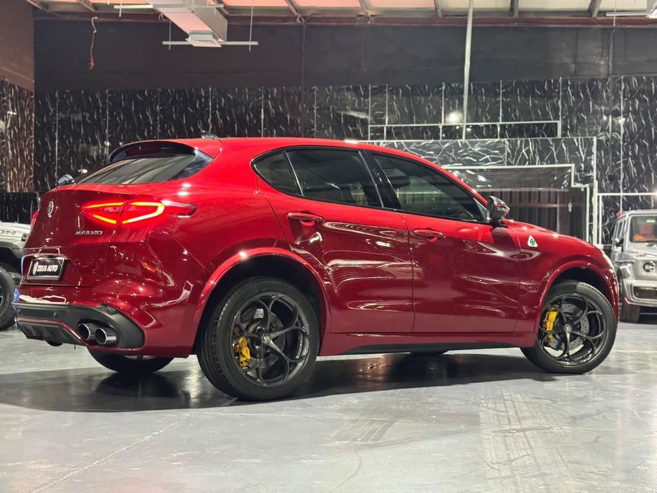 ألفا روميو ستيلفيو Quadrifoglio 2.9L (503 HP) 2018 Alfa Romeo Stelvio Q4, Warranty, Carbon Fiber Package, Excellent Con