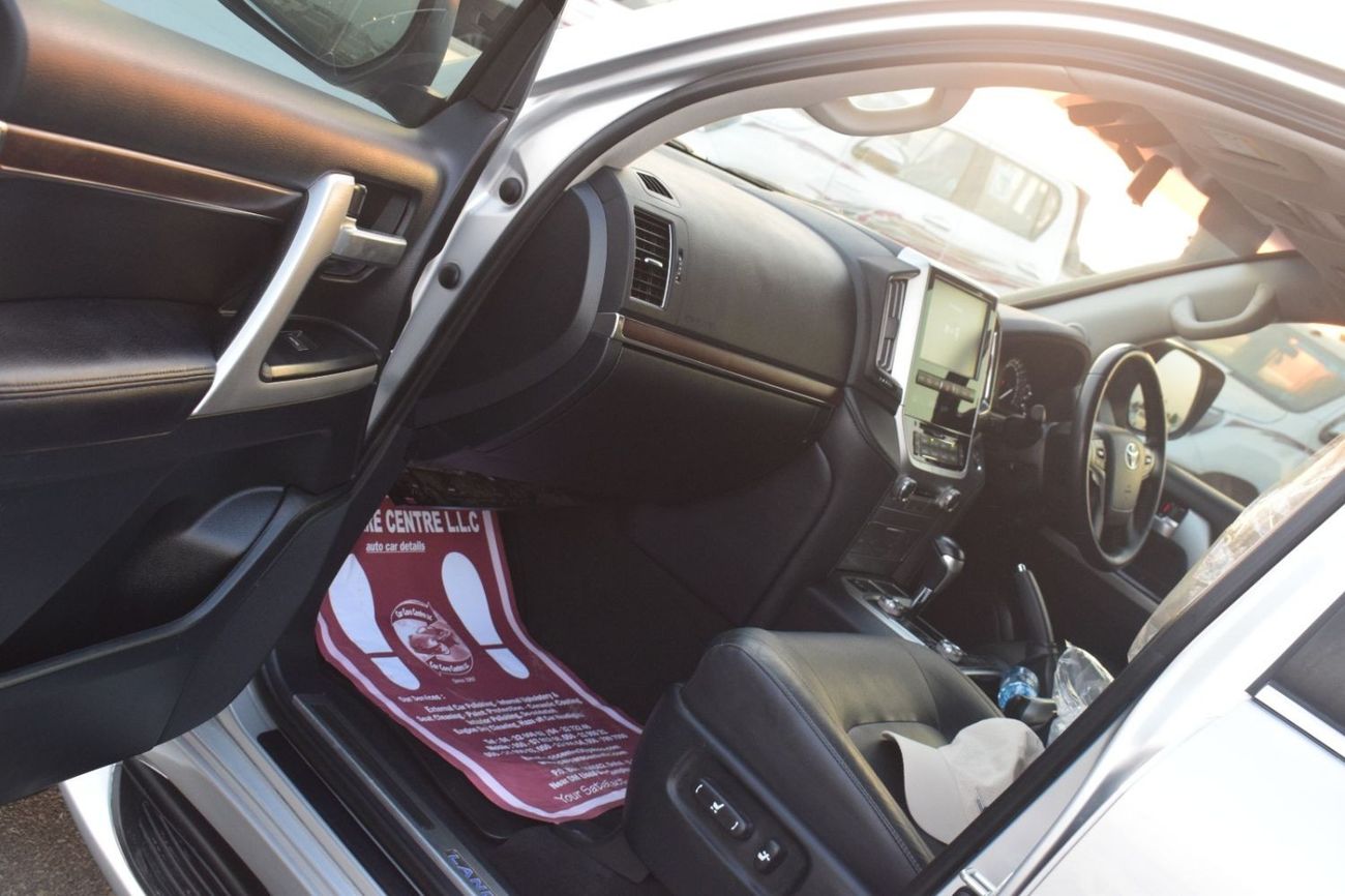 Toyota Land Cruiser 2020 TOYOTA LAND CRUISER V8 FULL OPTION