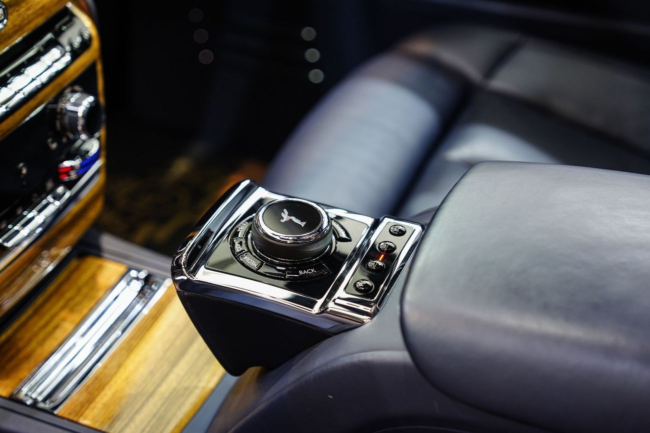 Rolls-Royce Phantom Std 6.8L 2022 Rolls Royce Phantom, Rear-Seat Entertainment, Starlight Headliner, Dealer Warranty!!