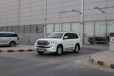 Toyota Land Cruiser GXR 4.0L (271 HP) 4WD