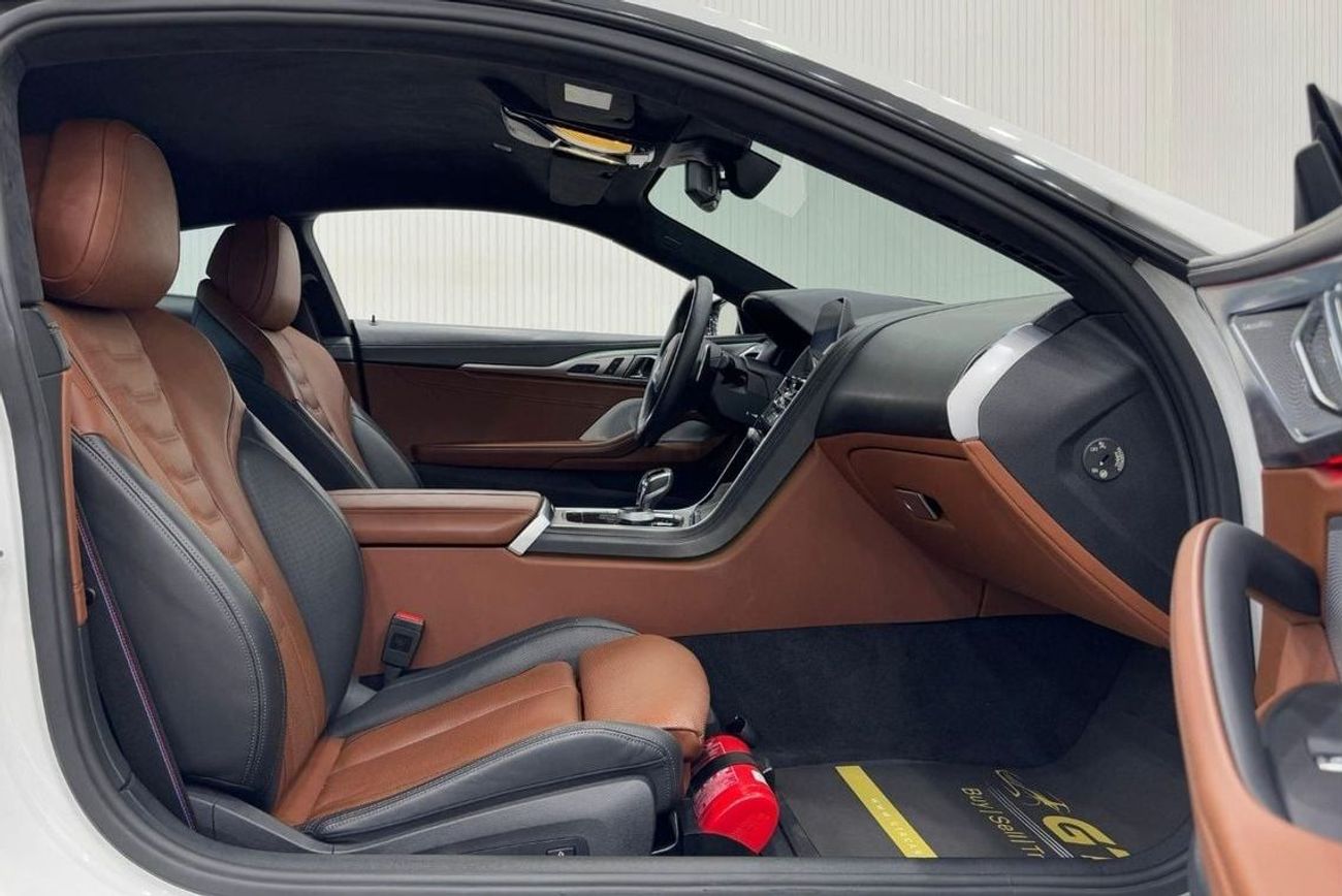 بي أم دبليو M850i xDrive 4.4L 2019 BMW M850i xDrive, July 2026 BMW Warranty + Service Pack, Very Low Kms, GCC