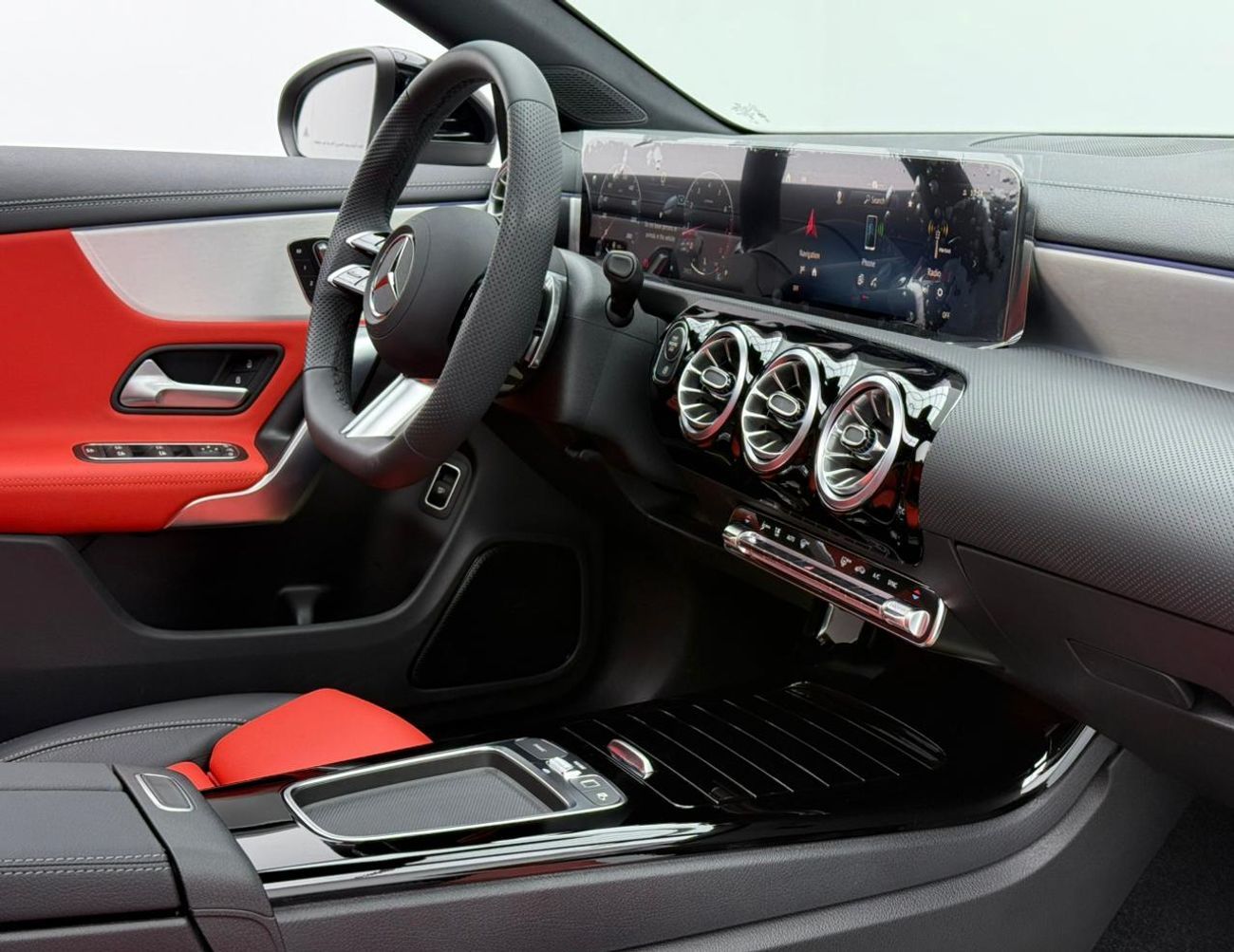 Mercedes-Benz CLA 200 Premium 2.0L *Brand New* 2025 Mercedes-Benz CLA200 AMG Premium, 2030 Mercedes Warranty, Delivery Kms