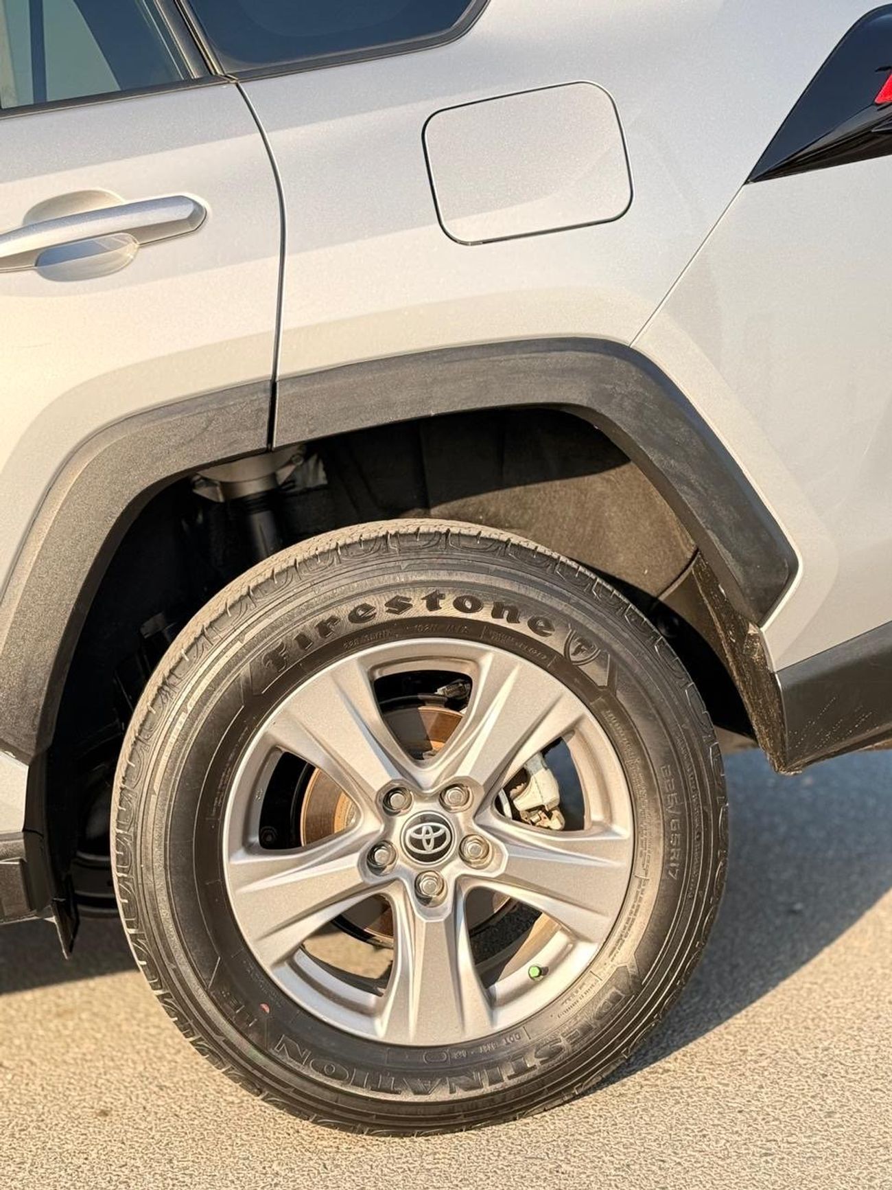 تويوتا راف ٤ XLE 2.5L Full option