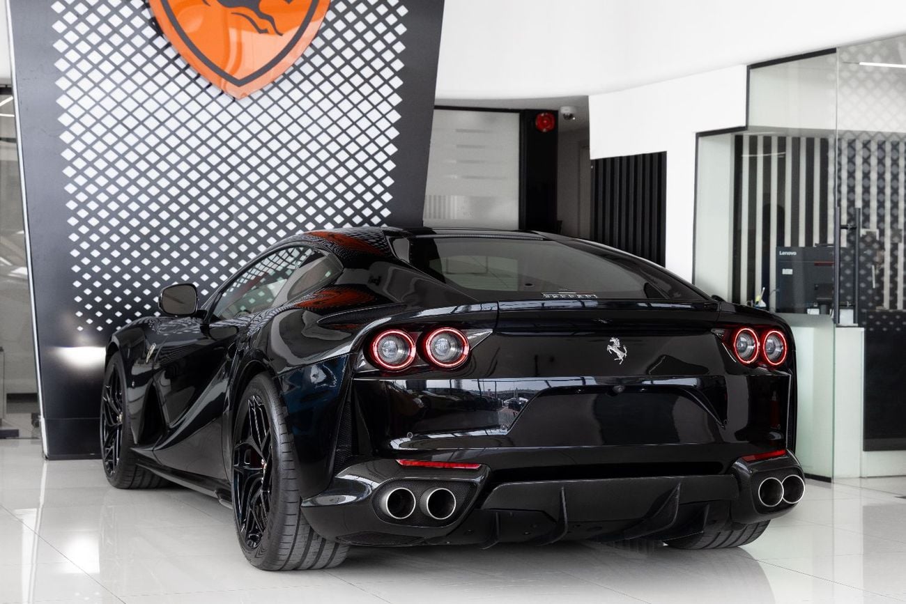 فيراري 812  سوبرفاست Ferrari 812 Superfast |  GCC Specs | Fully Carbon Fiber | Ceramic Brakes | Low Mileage | 2018