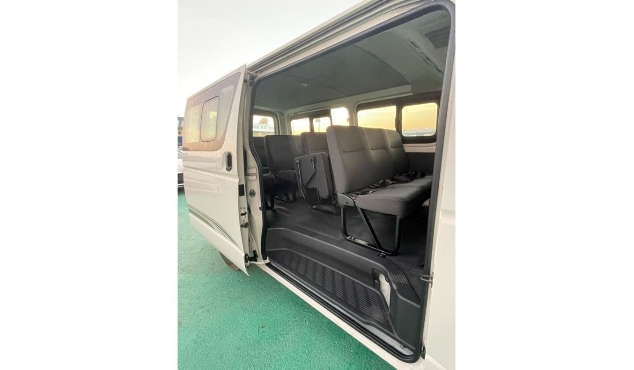 Toyota Hiace DLS -Standard Roof  2023 Toyota HIACE DLS -Standard Roof  (H300), 3dr Van, 2.8L 4cyl Diese