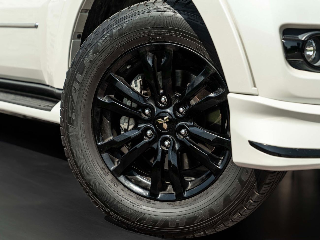 Mitsubishi Pajero GLS Mid 3.8L (189 HP)