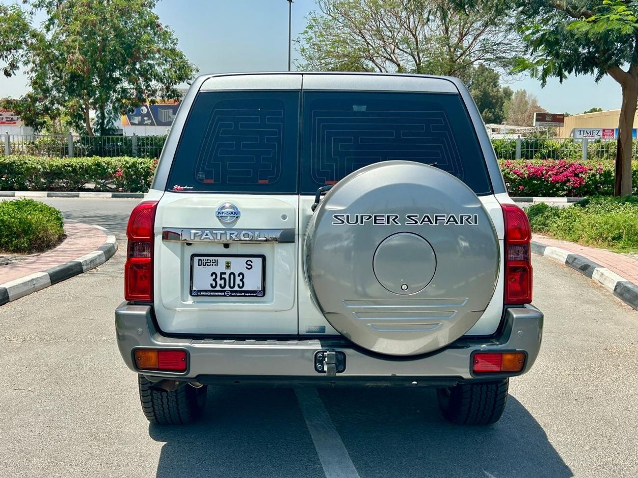 نيسان باترول سوبر سفاري 2 DOOR MANUAL TRANSMISSION GCC NO ACCIDENTS