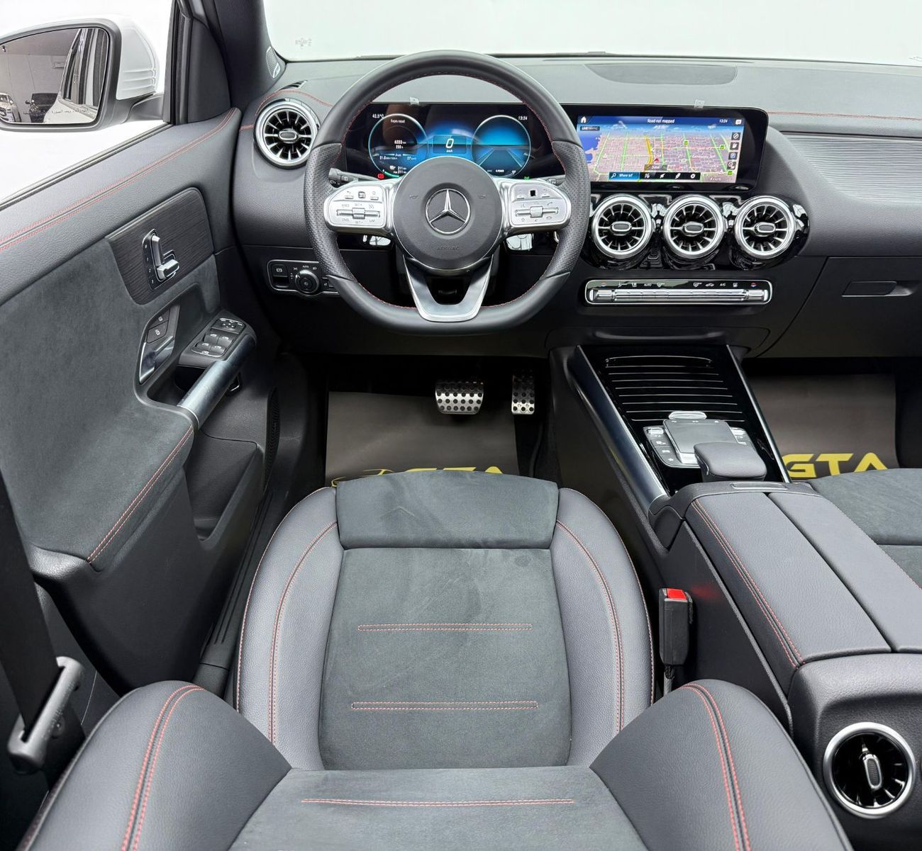 مرسيدس بنز EQA 350 SUV 2023 Mercedes Benz EQA 350 4Matic, 2032 MB Warranty + Service Pack, Very Low Km, GCC