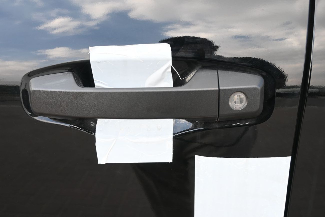 Mitsubishi L200 MITSUBISHI L200 2.4L GL PETROL DCABIN 4X4 5M/T MODEL 2026 BRAND NEW  [SILVER /W/ G / B ]