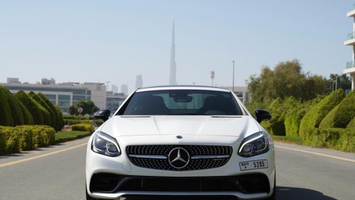 Mercedes-Benz SLC 43 AMG top clean