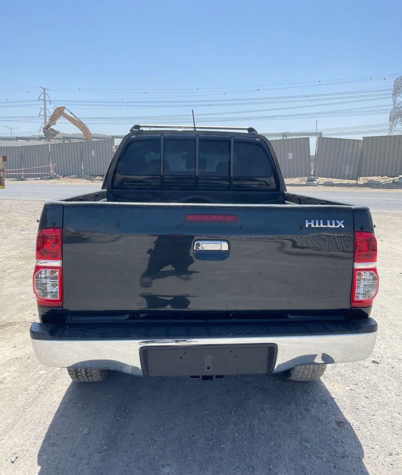 تويوتا هيلوكس DLX DIESEL 3.0 LITER ,AUTO TRANSMISSION ,RIGHT HAND DRIVE ,2013 MODEL