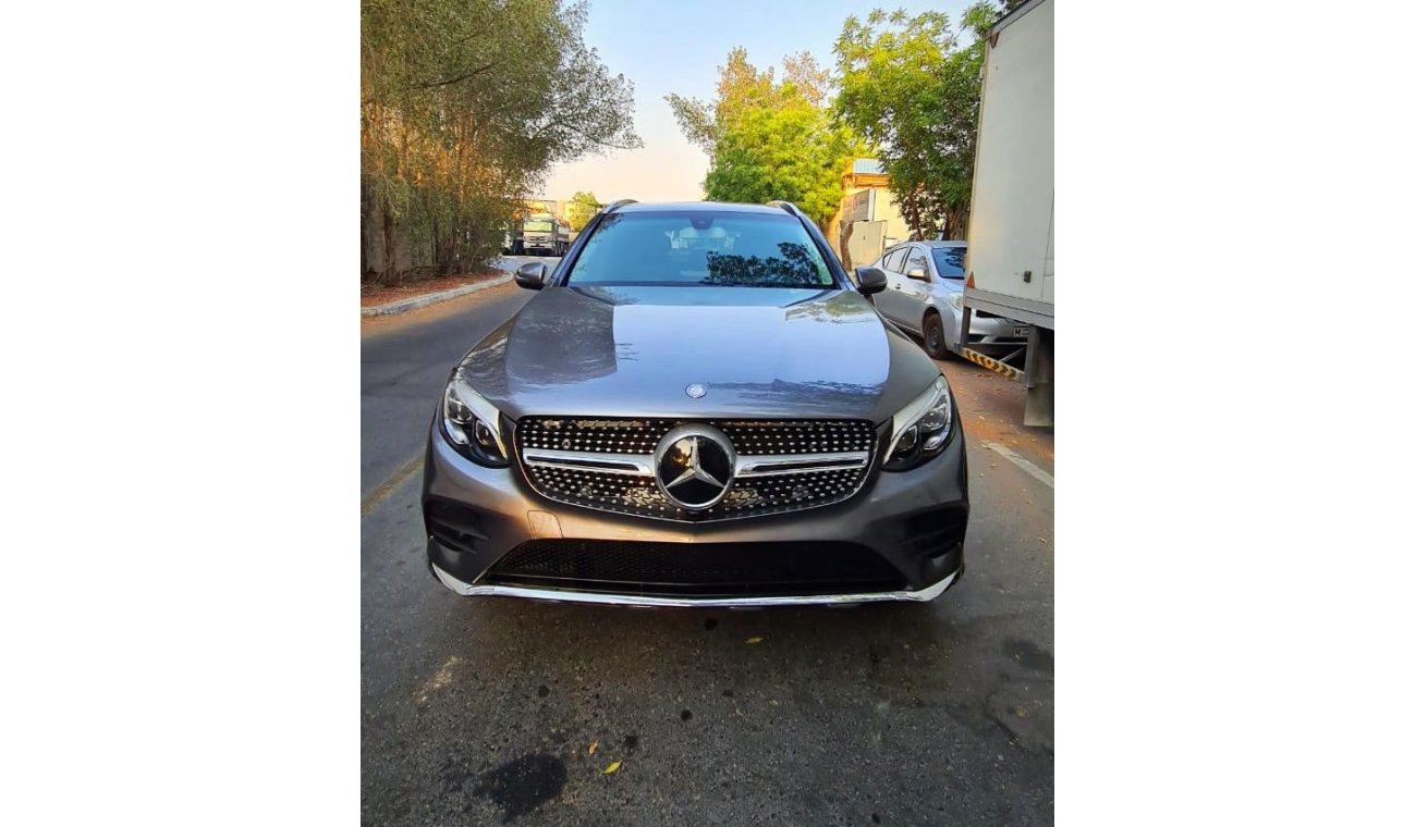 مرسيدس بنز GLC 300 Full option Clean Car