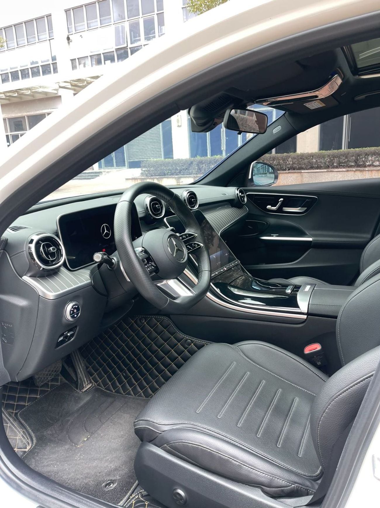 مرسيدس بنز C200 L