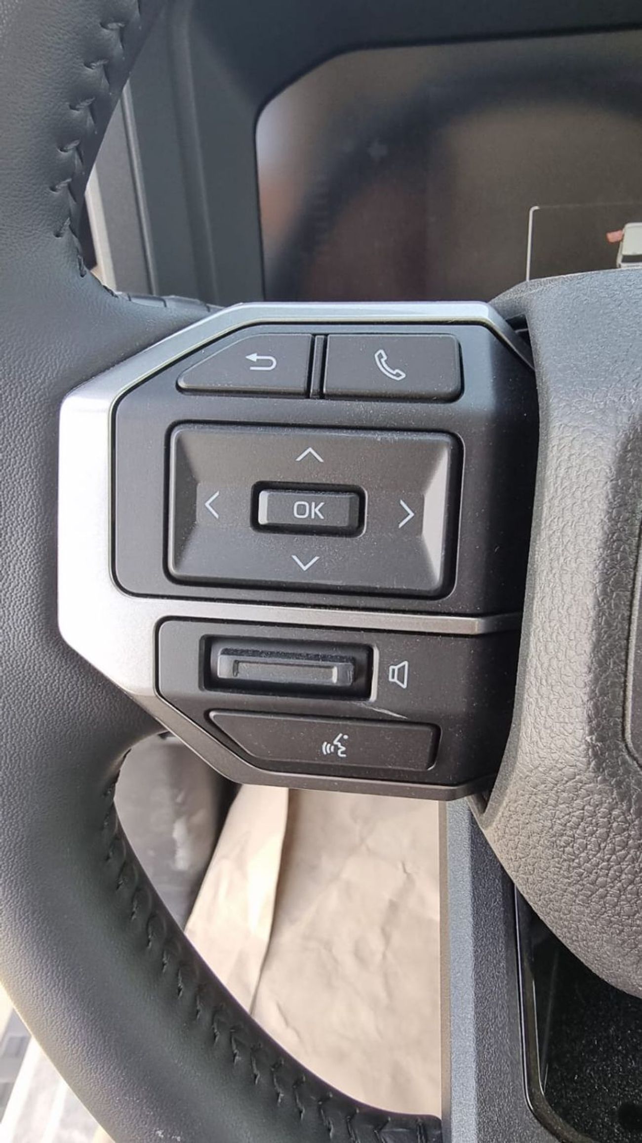 تويوتا برادو TOYOTA PRADO 2.4L PETROL WITH RADAR MY 2025