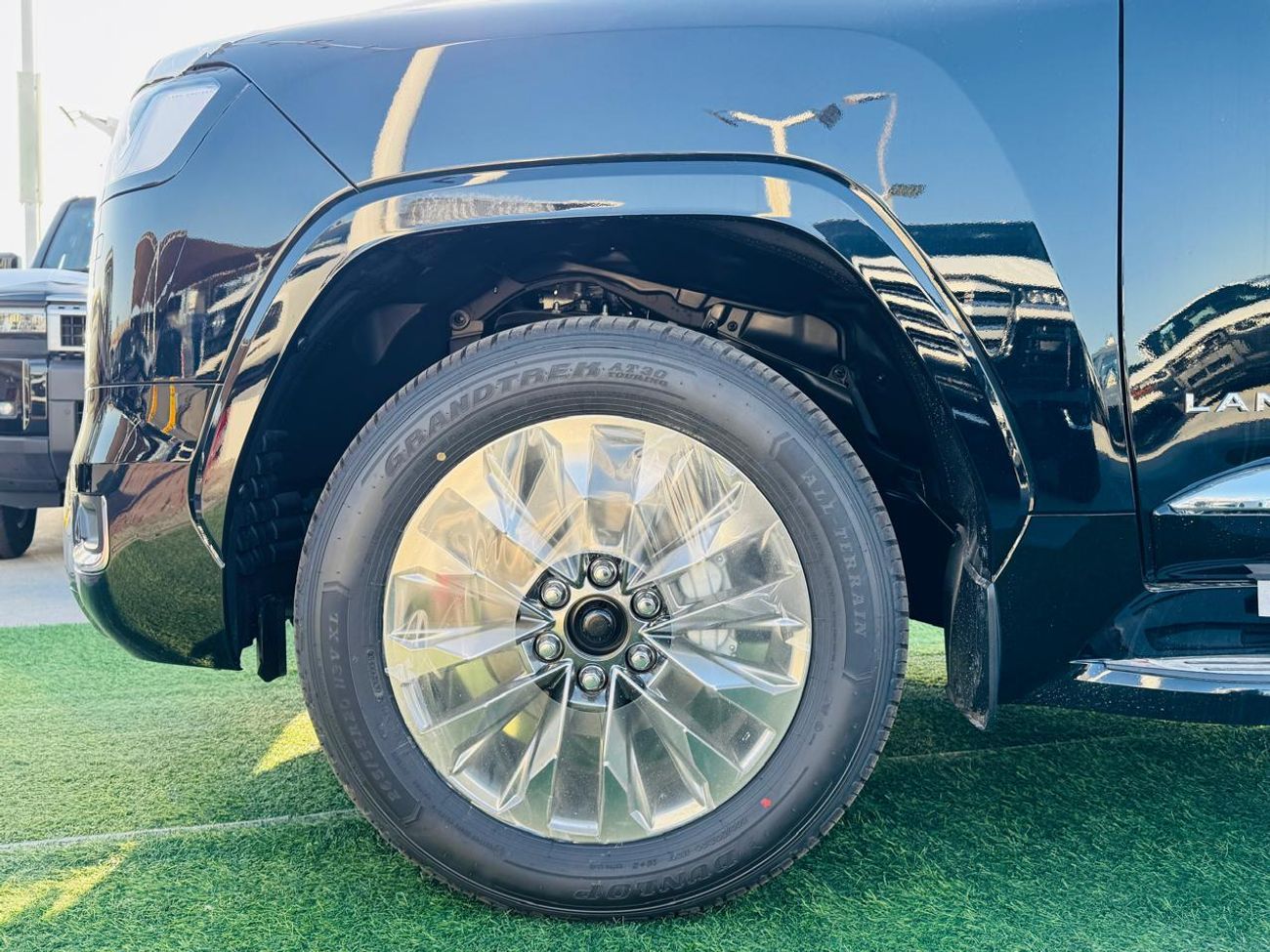 Toyota Land Cruiser TOYOTA LANDCRUISER (300 SERIES) VX 4.0L BLACK 2026