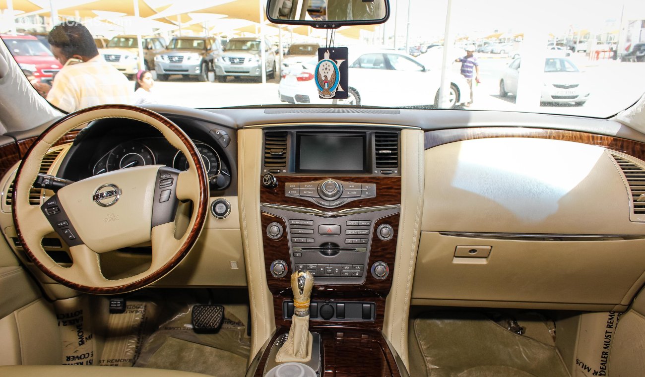 Nissan Patrol SE with Platinum badge