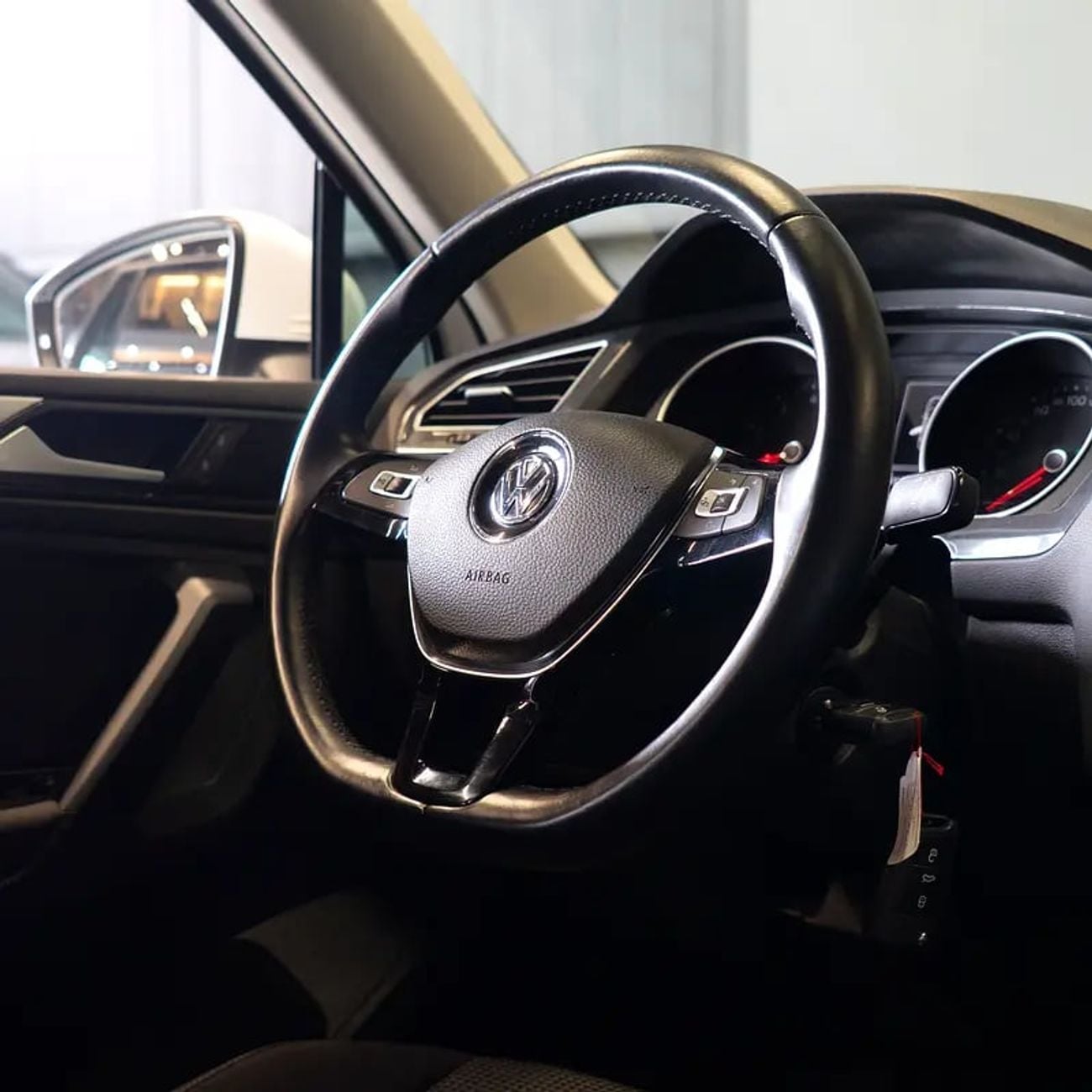 فولكس واجن تيجوان SE 2.0L 1,118 pm • 0% Downpayment • SE • 1 Year Warranty