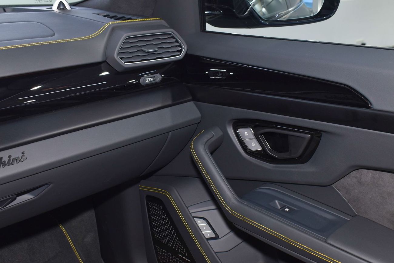 لامبورغيني اوروس LAMBORGHINI URUS S 2024 4-SEATER, VIP CAR, ABSOLUTELY FULL OPTIONS ACCIDENT FREE IN EXCELLENT COND.