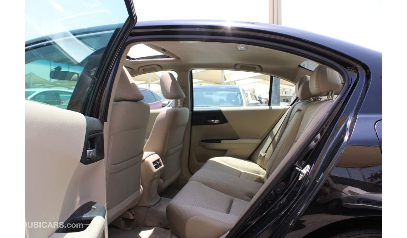 Honda Accord DX ACCIDENTS FREE - GCC - FULL OPTION - V4 - CAR IS IN PERFECT CONDITION INSIDE OUT