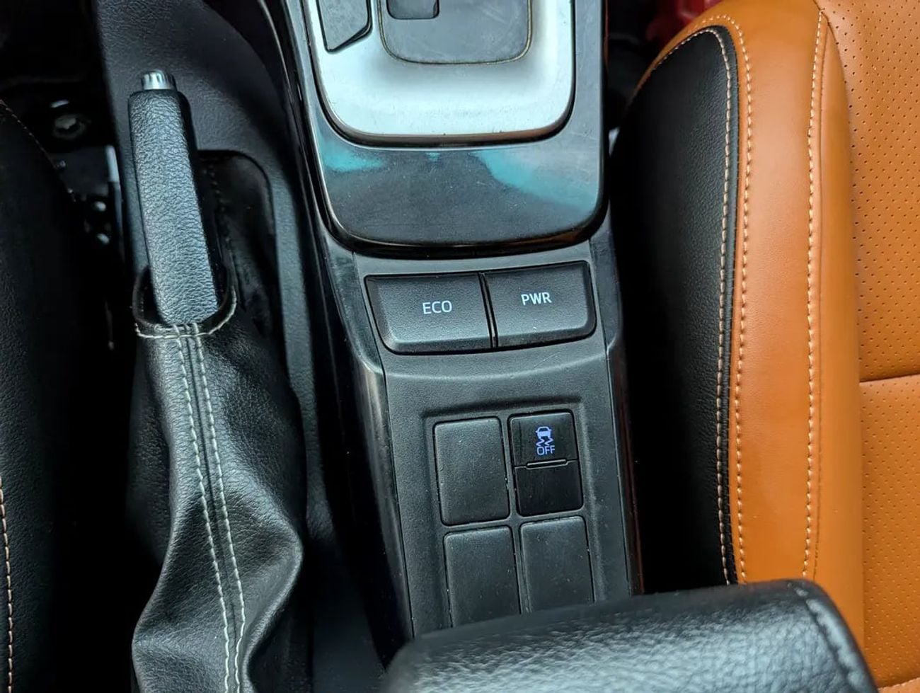 تويوتا فورتونر Pristine EXR V4 2.7L | GCC Specs | Low Mileage