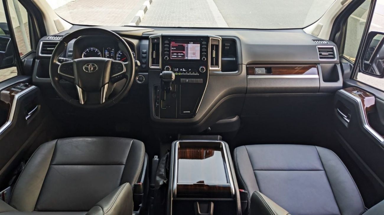 Toyota Granvia Premium 3.5L-6CYL Excellent Condition GCC Specs