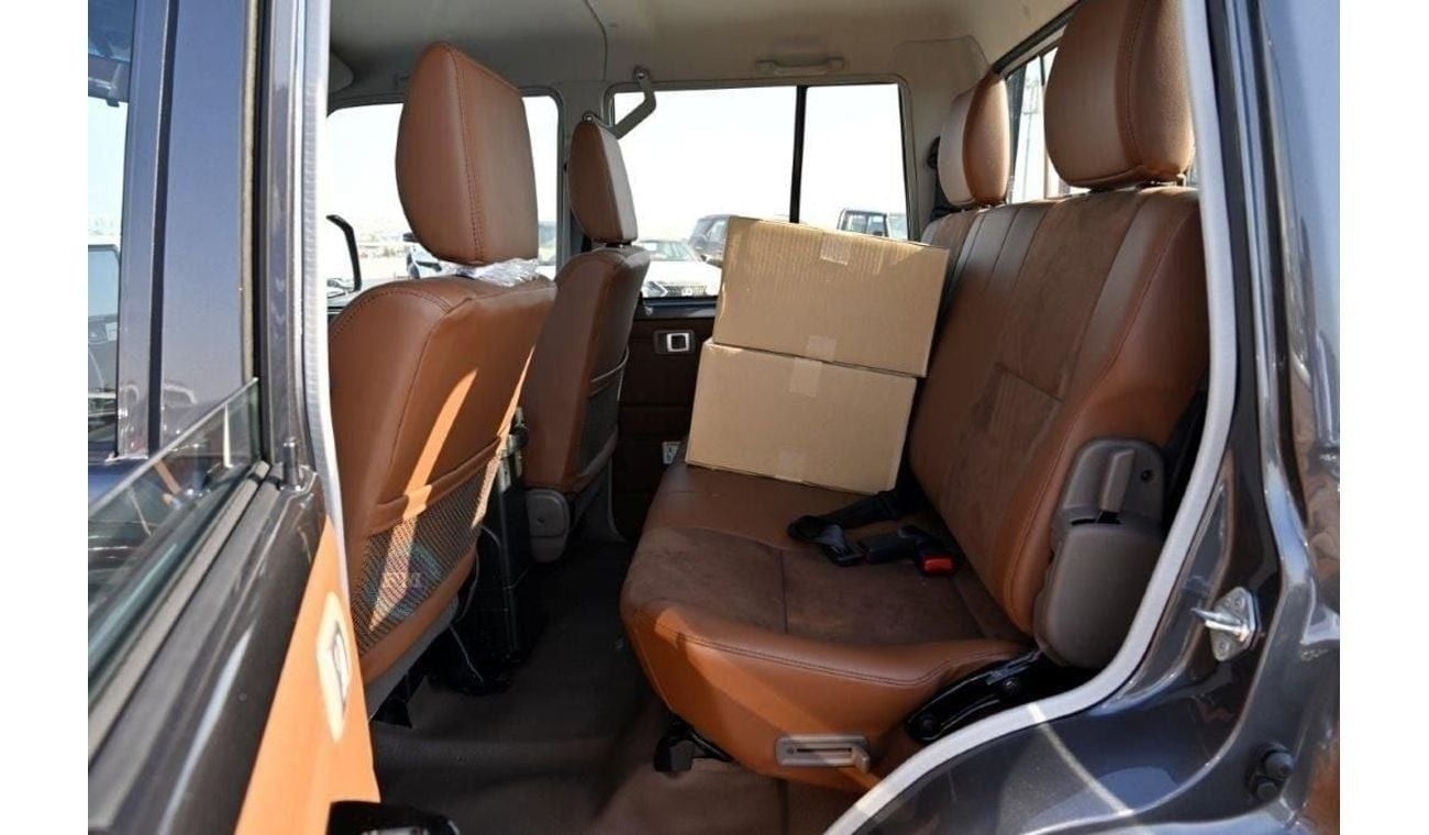 تويوتا لاند كروزر بيك آب 79 Double Cabin LX-Z 2.8L Diesel 4WD 5 Seater Automatic