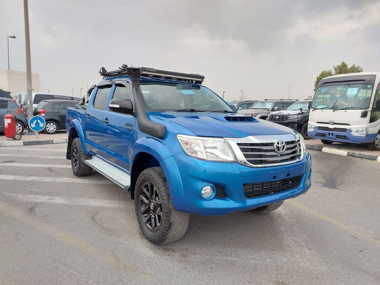 Toyota Hilux TOYOTA HILUX PICKUP RHD 2014 MODEL 3.0 L DIESEL AUTOMATIC(PM35882)