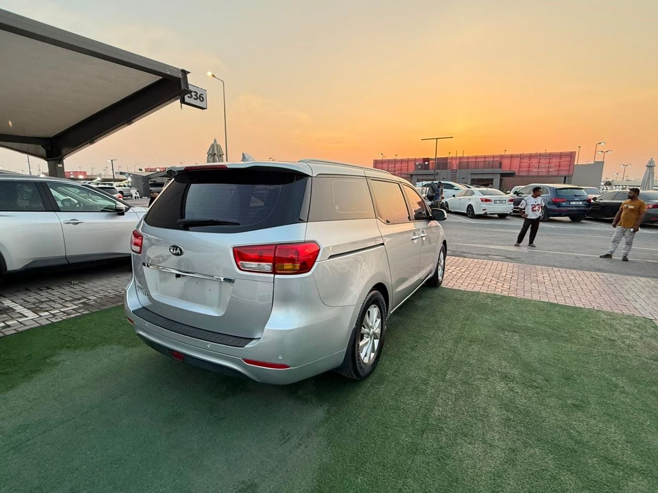 Kia Carnival LX 3.3 liter V6 engine with 276 horsepower, 6-speed