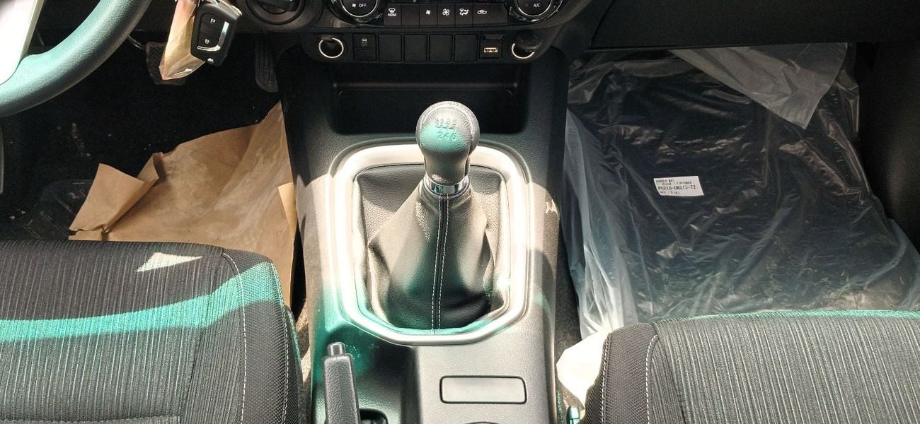 تويوتا هيلوكس 2.4L Diesel Manual 4X4 2026YM